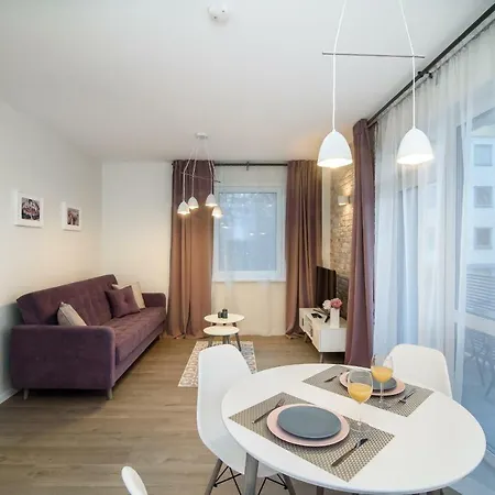With Parking Close To Shopping Malls *
